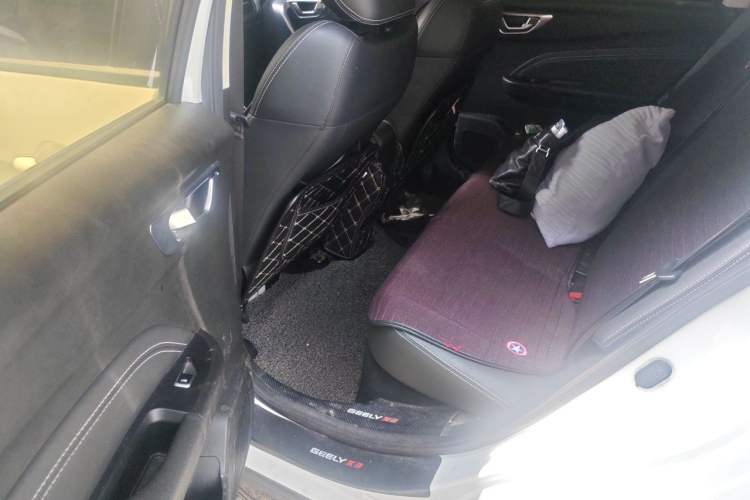Used Geely Auto Vision X3 2020 1.5L CVT Elite Edition Interior 4