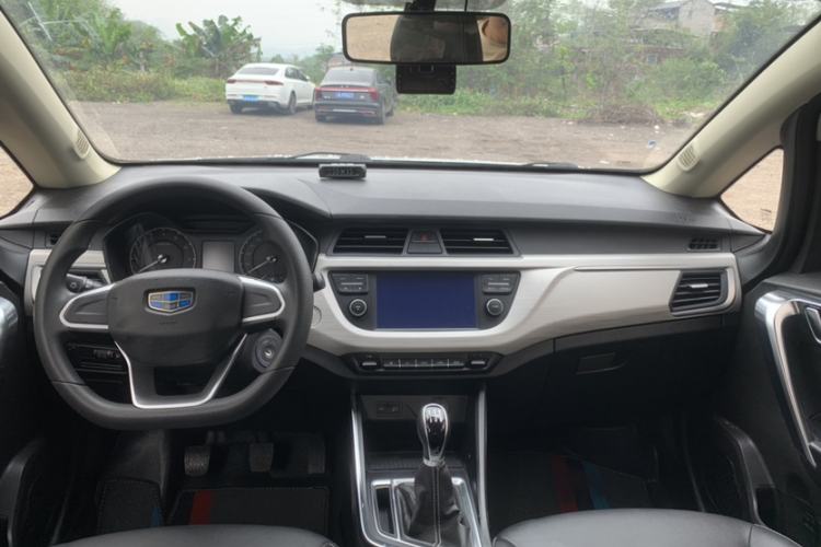 Used Geely Auto Vision X3 2020 1.5L Manual Happiness Edition Interior 4