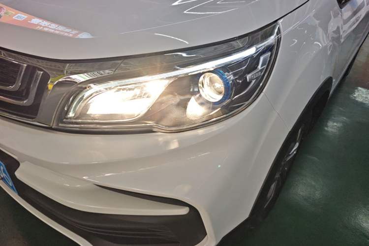 Used Geely Auto Vision X3 2020 1.5L CVT Luxury Model Left Front Headlight