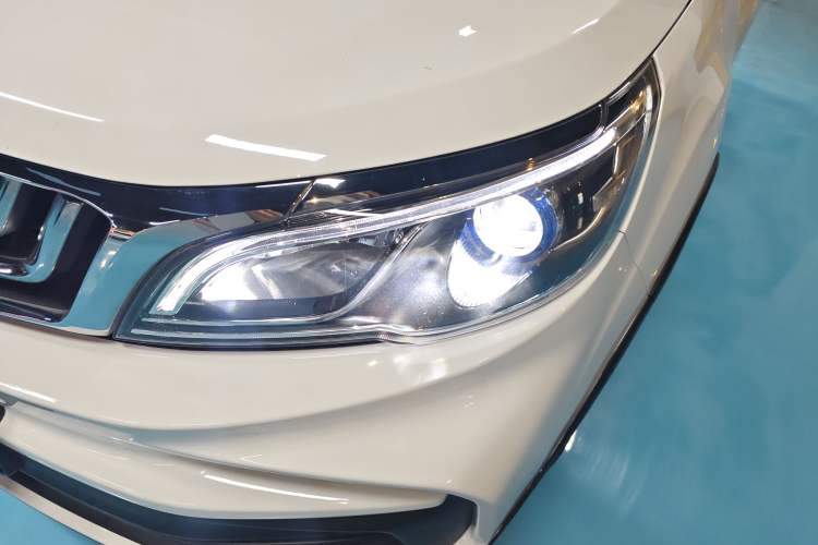 Used Geely Auto Vision X3 2020 1.5L CVT Luxury Model Left Front Headlight