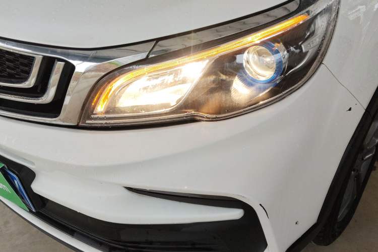 Used Geely Auto Vision X3 2020 1.5L CVT Luxury Model Left Front Headlight
