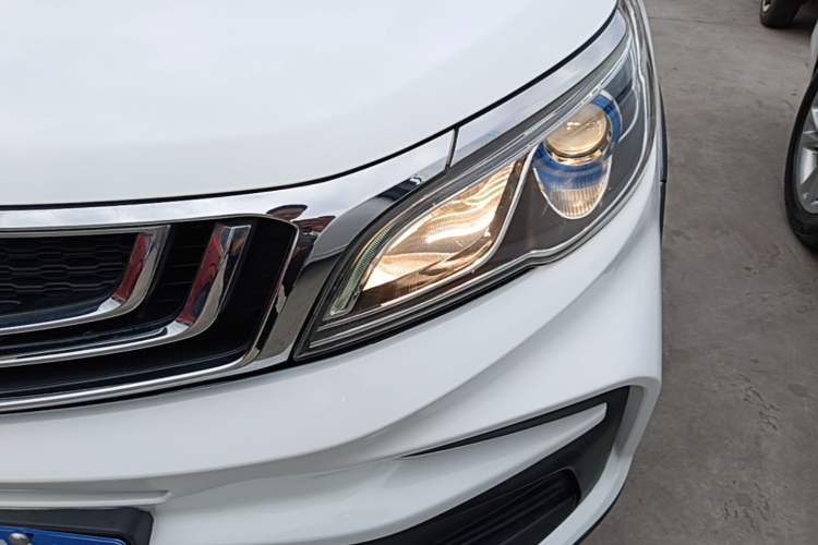 Used Geely Auto Vision X3 2020 1.5L CVT Luxury Model Left Front Headlight