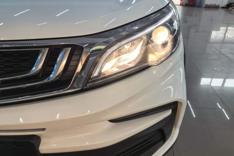 Used Geely Auto Vision X3 2020 1.5L CVT Elite Edition Left Front Headlight