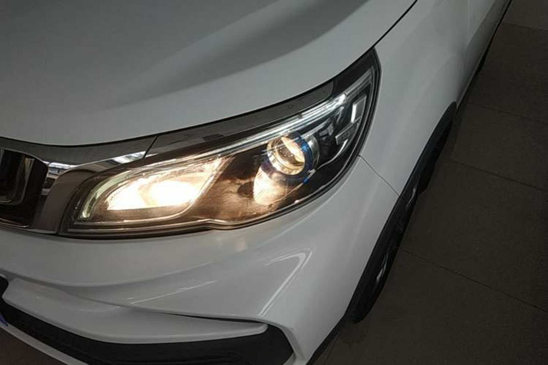 Used Geely Auto Vision X3 2020 1.5L CVT Elite Edition Left Front Headlight