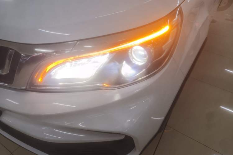 Used Geely Auto Vision X3 2020 1.5L CVT Luxury Model Left Front Headlight