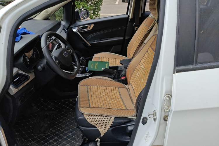 Used Geely Auto Vision X3 2020 1.5L CVT Elite Edition Left Front Seat