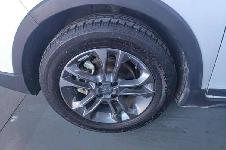 Used Geely Auto Vision X3 2020 1.5L CVT Luxury Model Left Front Wheel Hub