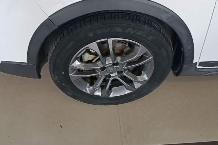 Used Geely Auto Vision X3 2020 1.5L CVT Luxury Model Left Front Wheel Hub
