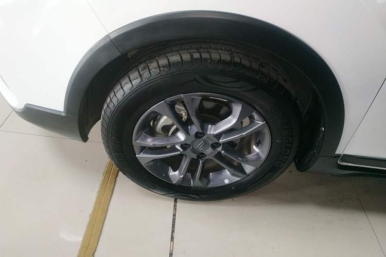 Used Geely Auto Vision X3 2020 1.5L CVT Luxury Model Left Front Wheel Hub