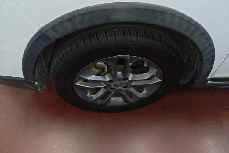 Used Geely Auto Vision X3 2020 1.5L CVT Luxury Model Left Front Wheel Hub