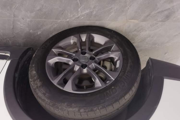 Used Geely Auto Vision X3 2020 1.5L CVT Luxury Model Left Front Wheel Hub