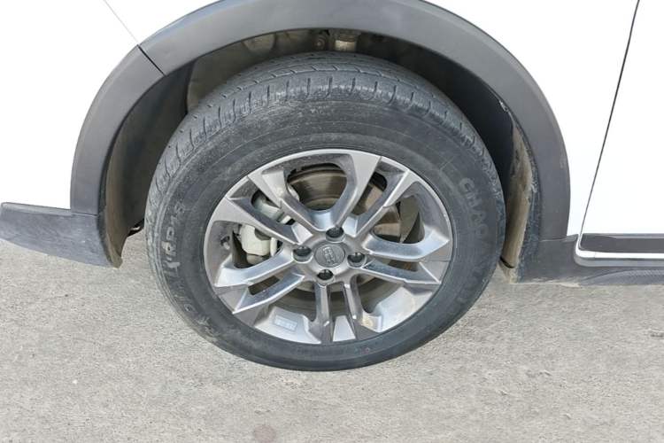 Used Geely Auto Vision X3 2020 1.5L Manual Elite Edition Left Front Wheel Hub