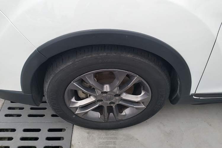 Used Geely Auto Vision X3 2020 1.5L CVT Elite Edition Left Front Wheel Hub