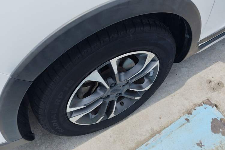 Used Geely Auto Vision X3 2020 1.5L CVT Elite Edition Left Front Wheel Hub