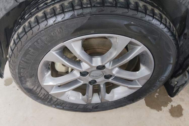 Used Geely Auto Vision X3 2020 1.5L CVT Luxury Model Left Front Wheel Hub
