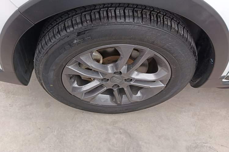 Used Geely Auto Vision X3 2020 1.5L CVT Luxury Model Left Front Wheel Hub