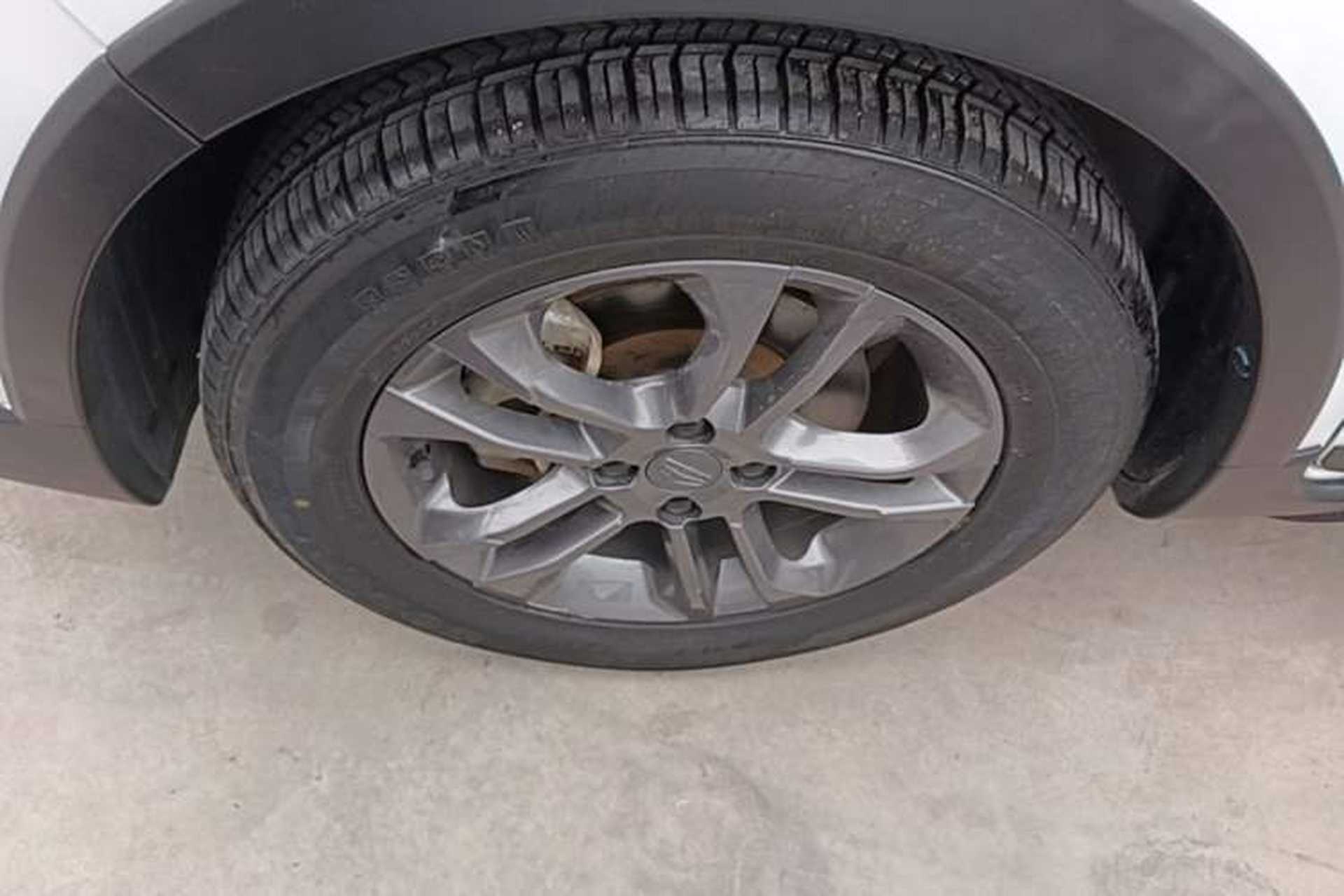 Used Geely Auto Vision X3 2020 1.5L CVT Luxury Model Left Front Wheel Hub