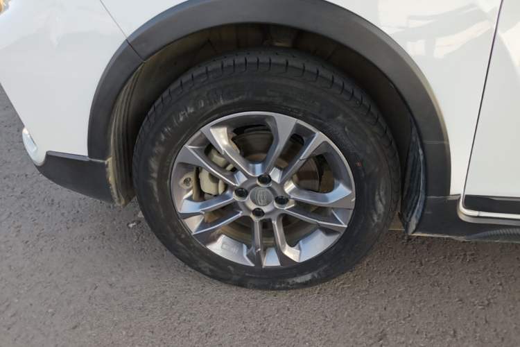 Used Geely Auto Vision X3 2020 1.5L CVT Luxury Model Left Front Wheel Hub