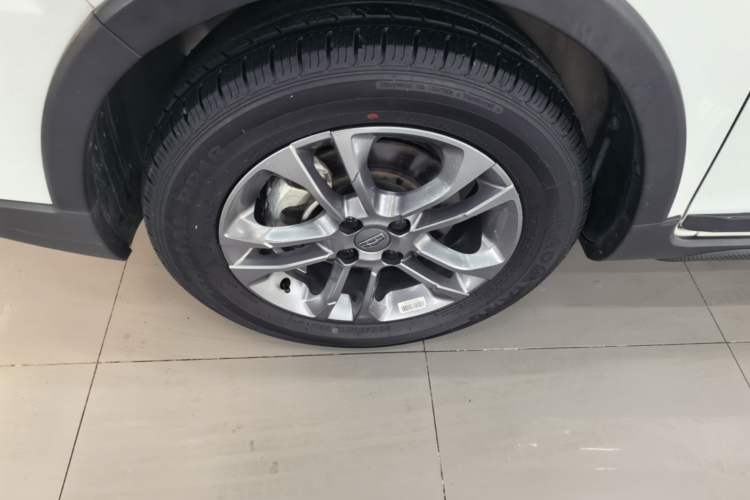 Used Geely Auto Vision X3 2020 1.5L CVT Elite Edition Left Front Wheel Hub