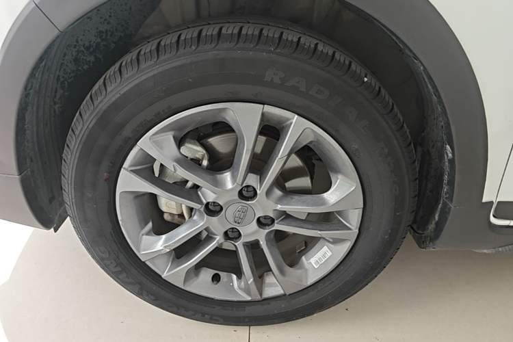 Used Geely Auto Vision X3 2020 1.5L CVT Luxury Model Left Front Wheel Hub