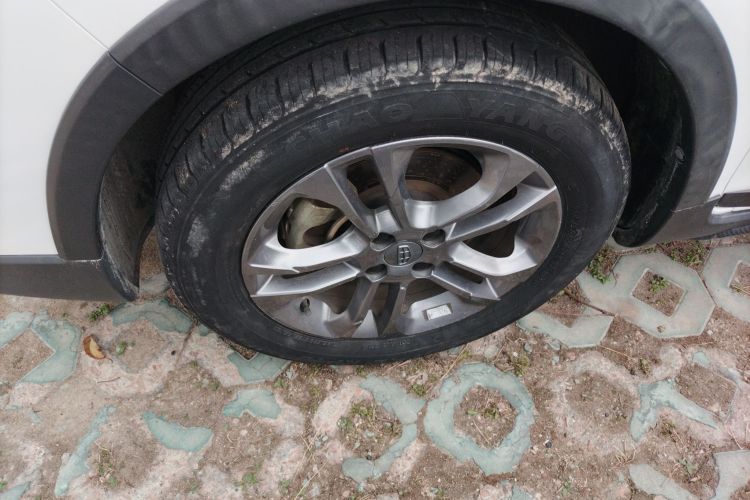 Used Geely Auto Vision X3 2020 1.5L CVT Luxury Model Left Front Wheel Hub