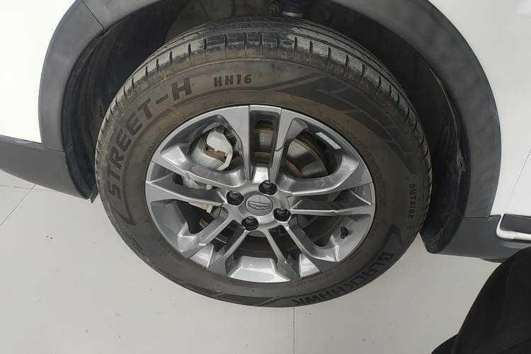 Used Geely Auto Vision X3 2020 1.5L CVT Luxury Model Left Front Wheel Hub