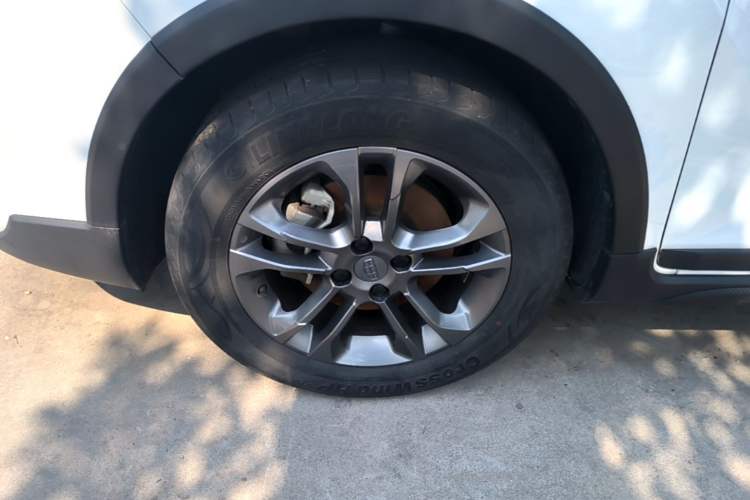 Used Geely Auto Vision X3 2020 1.5L CVT Luxury Model Left Front Wheel Hub