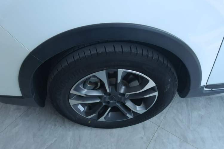 Used Geely Auto Vision X3 2020 1.5L CVT Luxury Model Left Front Wheel Hub