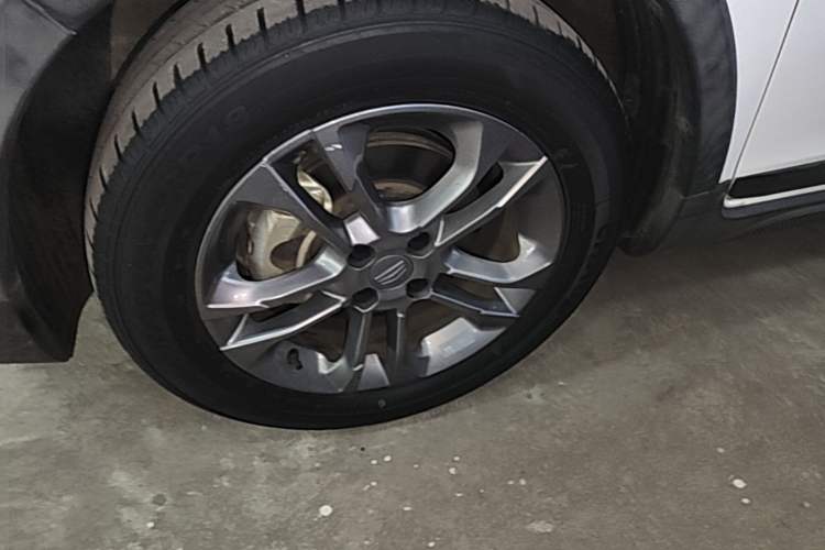 Used Geely Auto Vision X3 2020 1.5L CVT Elite Edition Left Front Wheel Hub