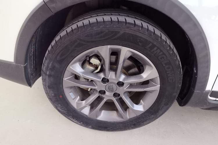 Used Geely Auto Vision X3 2020 1.5L CVT Luxury Model Left Front Wheel Hub