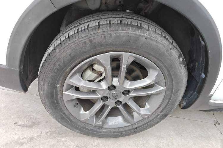 Used Geely Auto Vision X3 2020 1.5L Manual Happiness Edition Left Front Wheel Hub