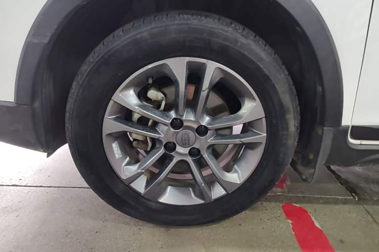 Used Geely Auto Vision X3 2020 1.5L CVT Luxury Model Left Front Wheel Hub
