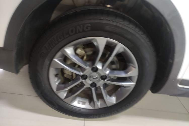 Used Geely Auto Vision X3 2020 1.5L Manual Elite Edition Left Front Wheel Hub