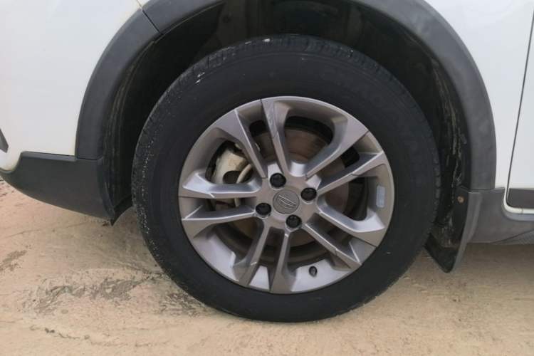 Used Geely Auto Vision X3 2020 1.5L CVT Elite Edition Left Front Wheel Hub