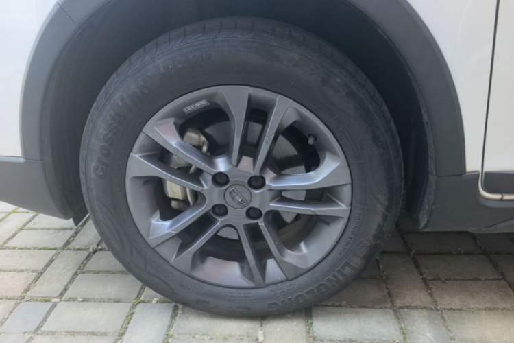 Used Geely Auto Vision X3 2020 1.5L CVT Luxury Model Left Front Wheel Hub