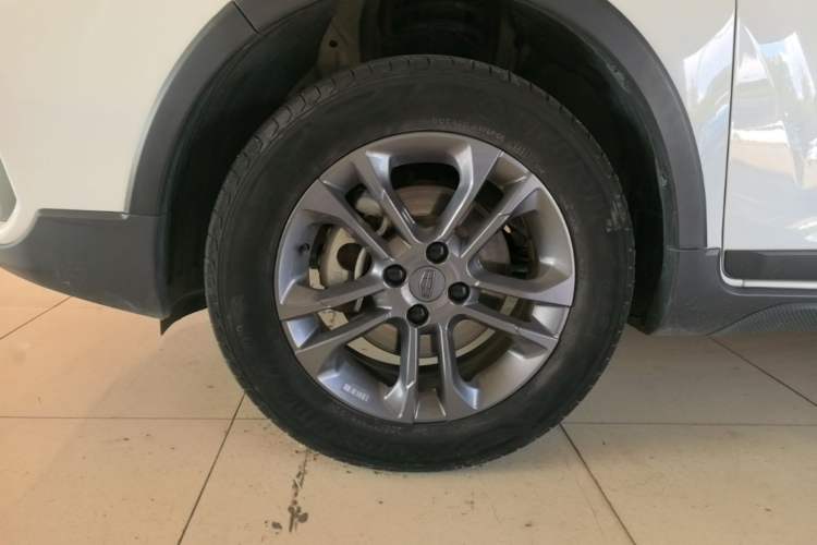 Used Geely Auto Vision X3 2020 1.5L Manual Elite Edition Left Front Wheel Hub