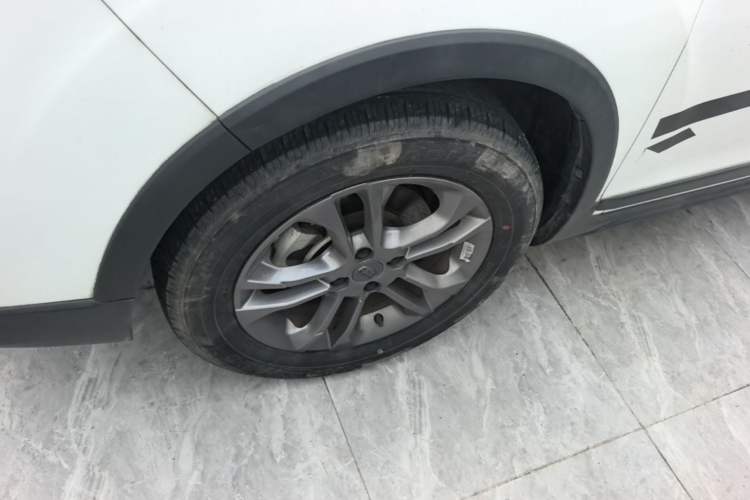 Used Geely Auto Vision X3 2020 1.5L Manual Luxury Edition Left Front Wheel Hub