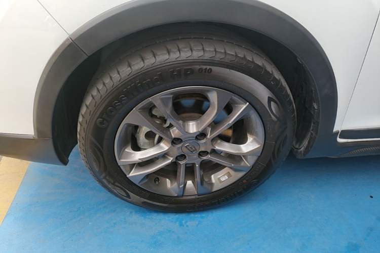 Used Geely Auto Vision X3 2020 1.5L CVT Luxury Model Left Front Wheel Hub