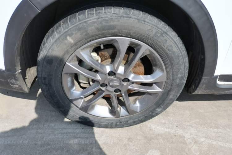 Used Geely Auto Vision X3 2020 1.5L CVT Luxury Model Left Front Wheel Hub