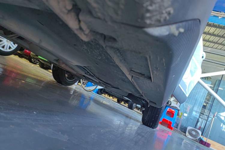 Used Geely Auto Vision X3 2020 1.5L CVT Luxury Model Left Side Sill