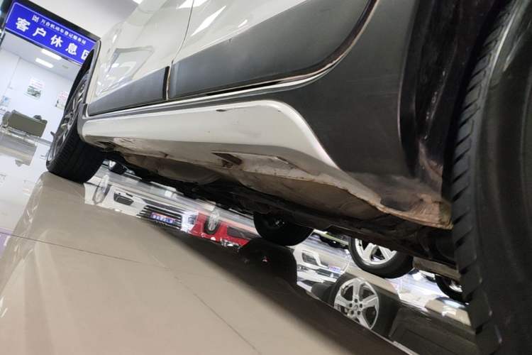 Used Geely Auto Vision X3 2020 1.5L CVT Luxury Model Left Side Sill