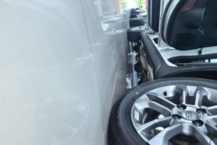 Used Geely Auto Vision X3 2020 1.5L CVT Elite Edition Left Side Sill