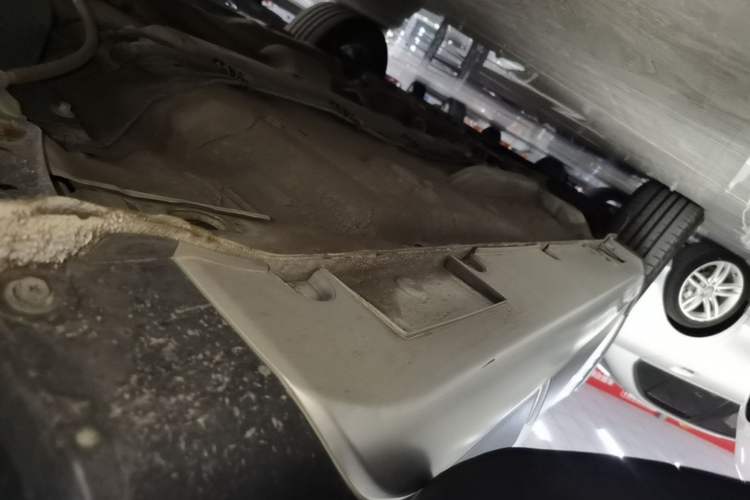 Used Geely Auto Vision X3 2020 1.5L CVT Luxury Model Left Side Sill