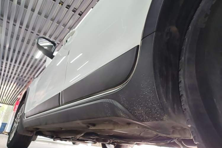 Used Geely Auto Vision X3 2020 1.5L CVT Luxury Model Left Side Sill