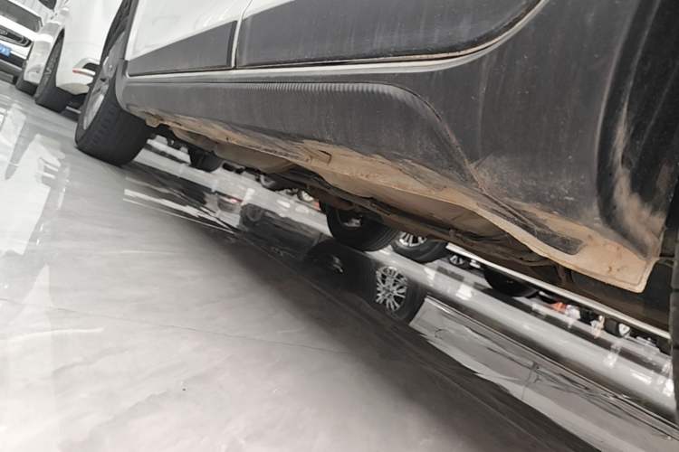 Used Geely Auto Vision X3 2020 1.5L Manual Elite Edition Left Side Sill
