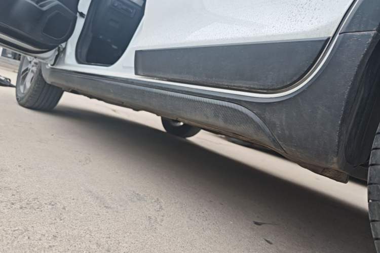 Used Geely Auto Vision X3 2020 1.5L CVT Luxury Model Left Side Sill