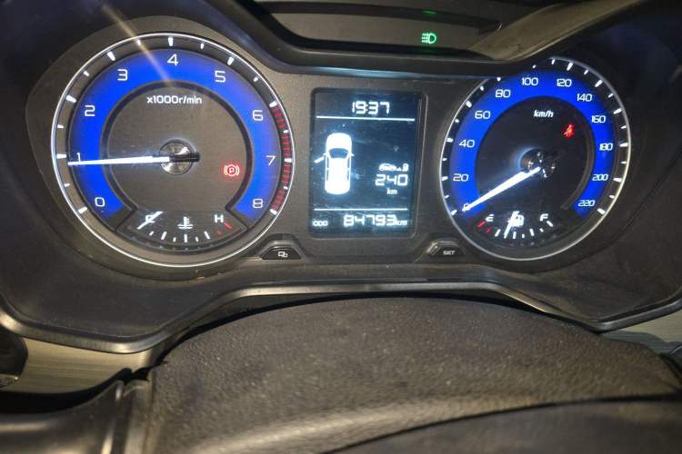 Used Geely Auto Vision X3 2020 1.5L Manual Elite Edition Odometer Close Up