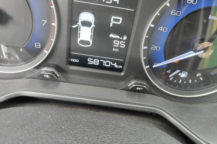 Used Geely Auto Vision X3 2020 1.5L CVT Elite Edition Odometer Close Up