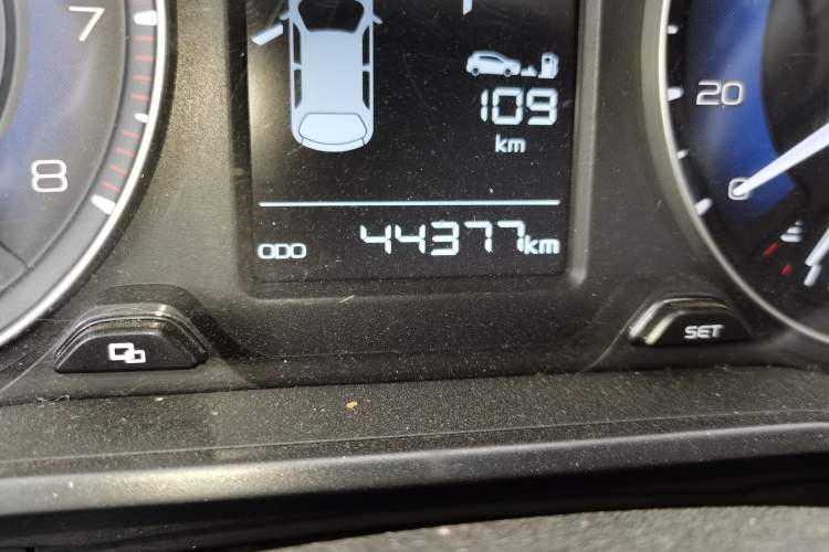 Used Geely Auto Vision X3 2020 1.5L CVT Elite Edition Odometer Close Up