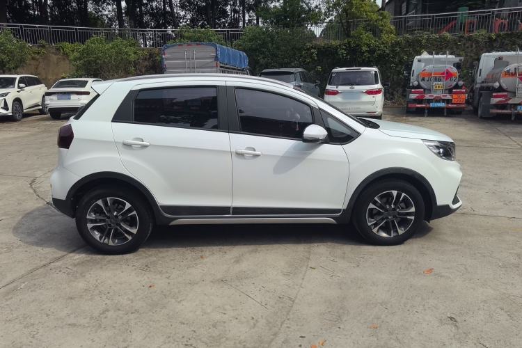 Used Geely Auto Vision X3 2020 1.5L CVT Elite Edition Rear Right 45 Deg